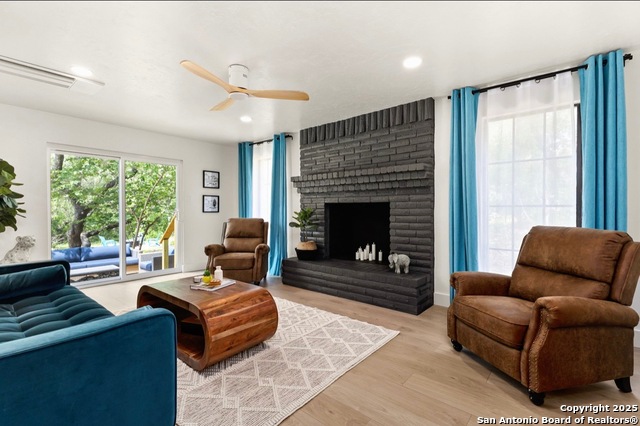 Listing photo id 19 for 3719 Summer Breeze
