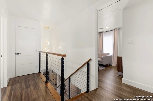 Listing photo id 24 for 3719 Summer Breeze