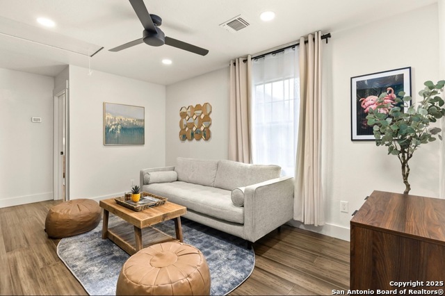 Listing photo id 25 for 3719 Summer Breeze