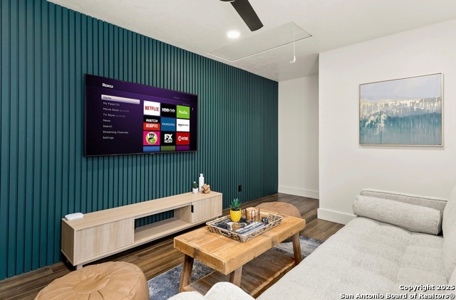 Listing photo id 27 for 3719 Summer Breeze