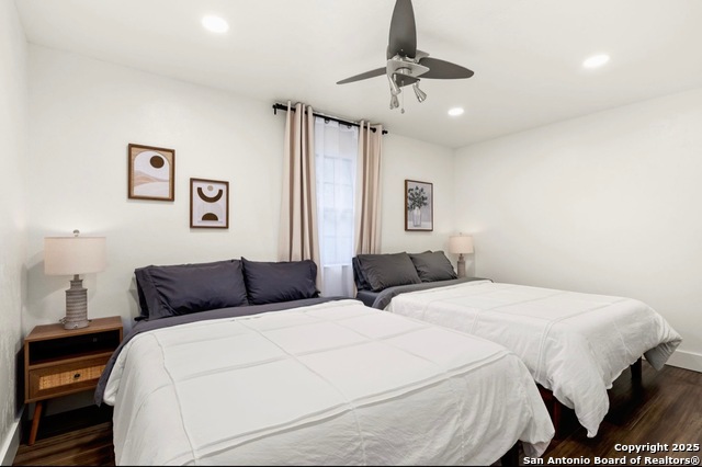 Listing photo id 28 for 3719 Summer Breeze