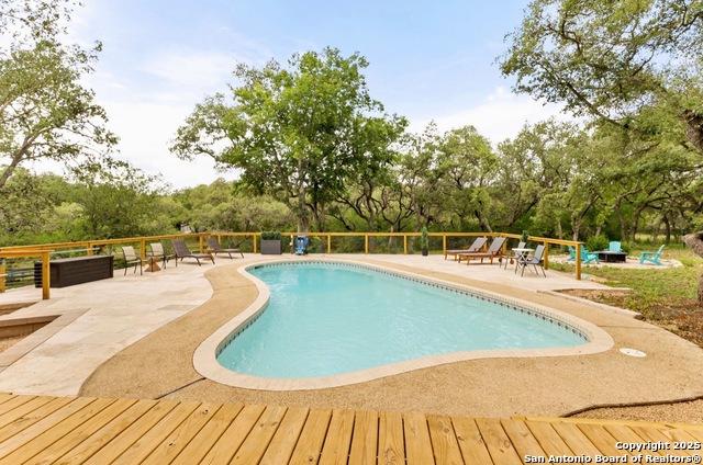 Listing photo id 44 for 3719 Summer Breeze