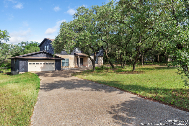 Listing photo id 3 for 3719 Summer Breeze