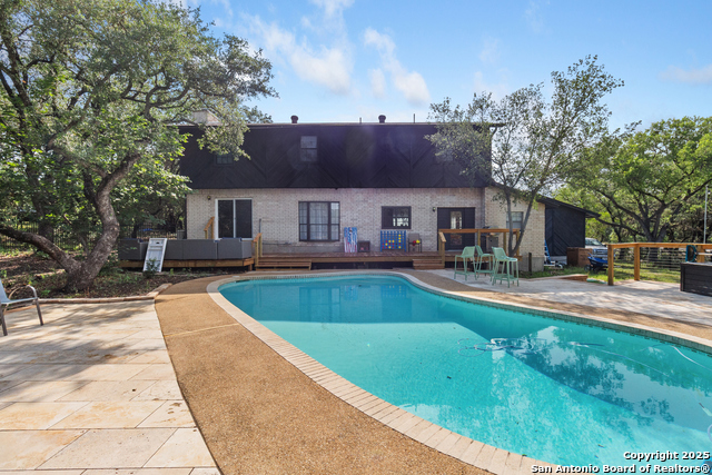 Listing photo id 49 for 3719 Summer Breeze