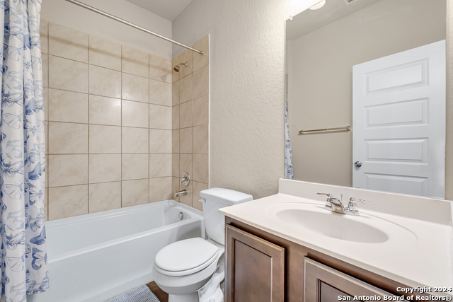 Listing photo id 9 for 2429 Marty Way