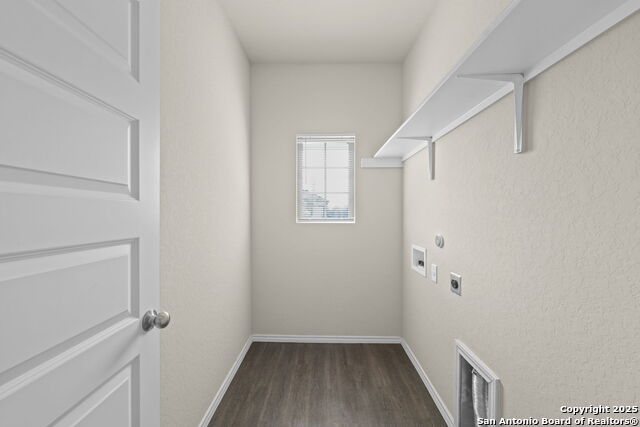 Listing photo id 12 for 2429 Marty Way