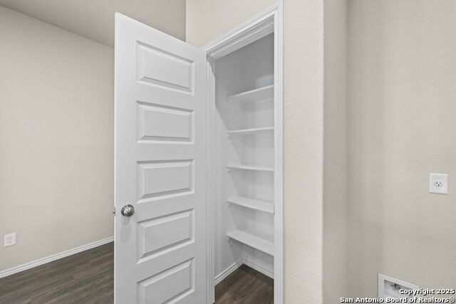 Listing photo id 14 for 2429 Marty Way