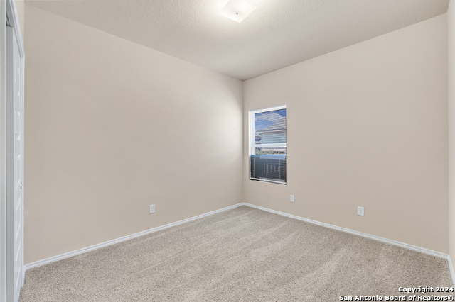 Listing photo id 7 for 2429 Marty Way