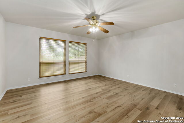 Listing photo id 10 for 15311 Spring Rock