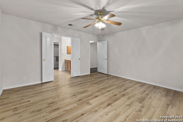 Listing photo id 11 for 15311 Spring Rock