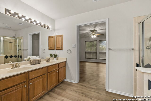 Listing photo id 14 for 15311 Spring Rock