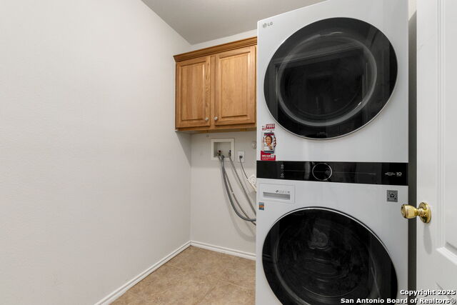 Listing photo id 16 for 15311 Spring Rock