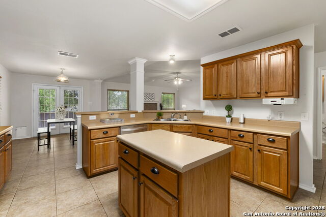 Listing photo id 0 for 15311 Spring Rock