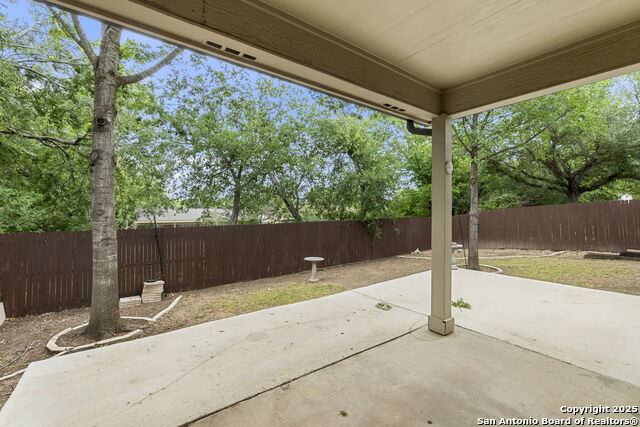 Listing photo id 30 for 15311 Spring Rock