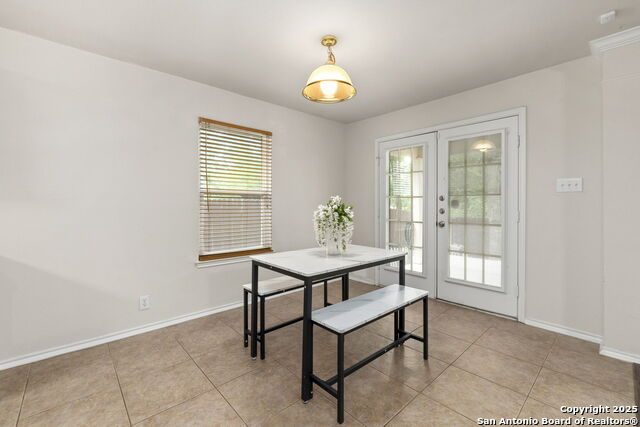 Listing photo id 4 for 15311 Spring Rock