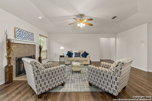 Listing photo id 6 for 15311 Spring Rock