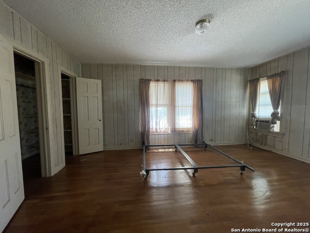 Listing photo id 8 for 8439 Gardner