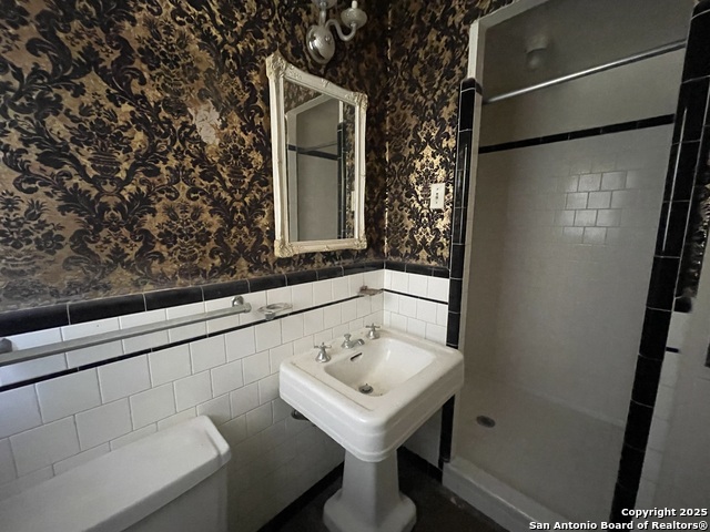 Listing photo id 9 for 8439 Gardner