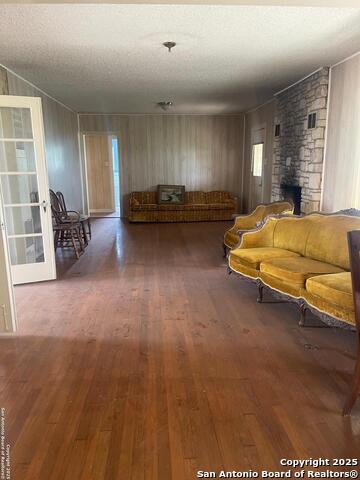 Listing photo id 11 for 8439 Gardner