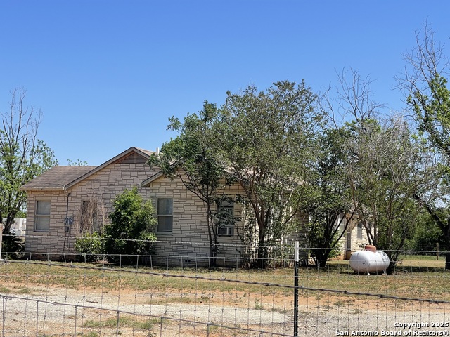 Listing photo id 0 for 8439 Gardner