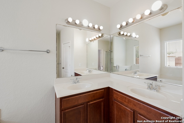 Listing photo id 12 for 12027 Mill Vilage
