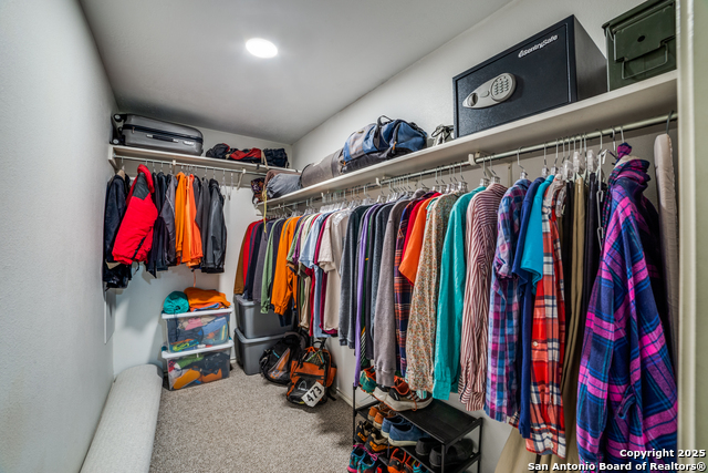 Listing photo id 13 for 2218 Gunter Bay