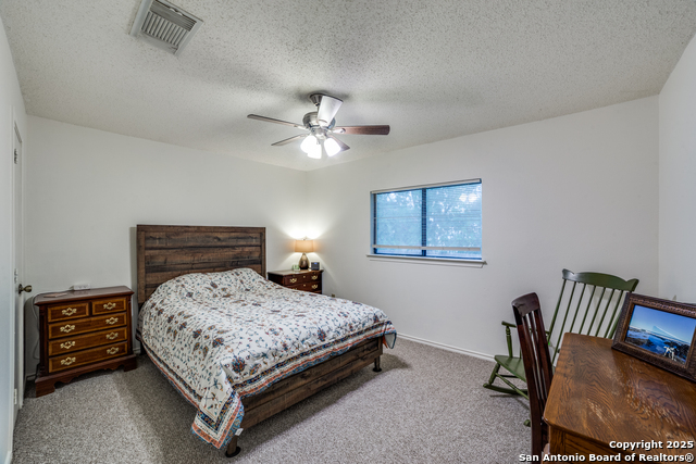 Listing photo id 14 for 2218 Gunter Bay