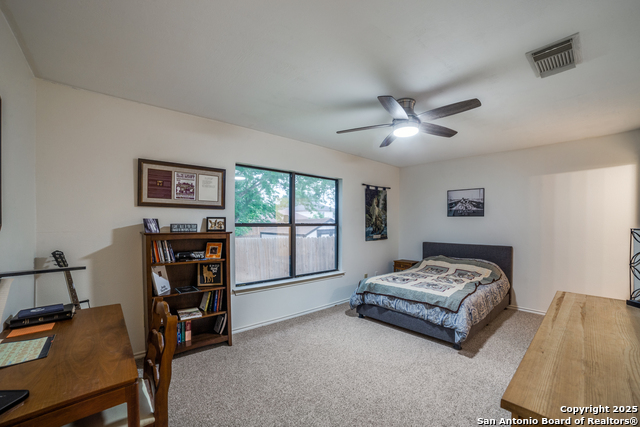 Listing photo id 15 for 2218 Gunter Bay