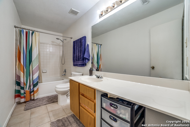 Listing photo id 17 for 2218 Gunter Bay