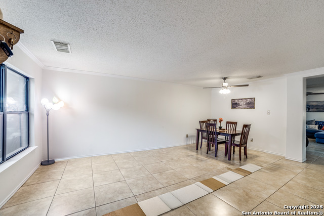 Listing photo id 2 for 2218 Gunter Bay