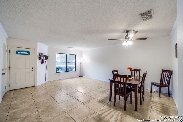 Listing photo id 3 for 2218 Gunter Bay
