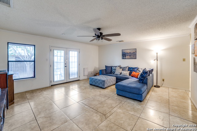 Listing photo id 5 for 2218 Gunter Bay