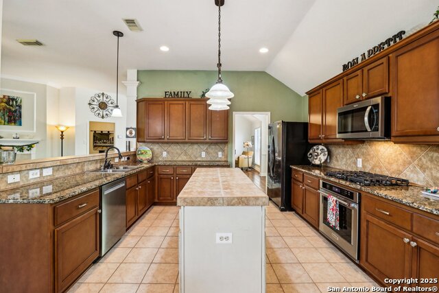 Image 4 of 40 For 607 Belmark Ct
