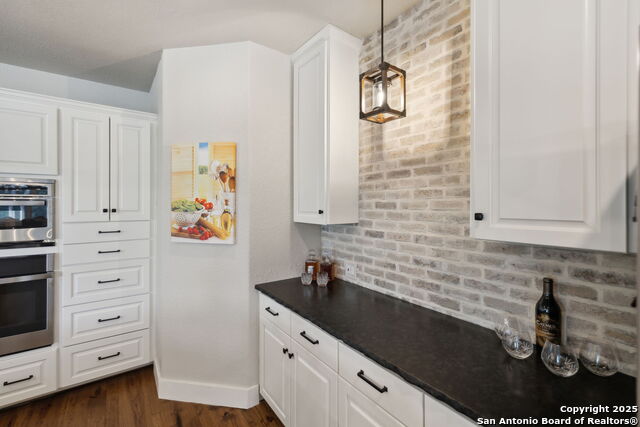 Image 15 of 44 For 2803 River Way