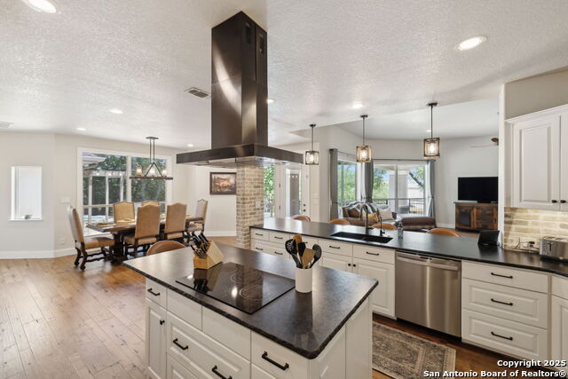 Image 17 of 44 For 2803 River Way