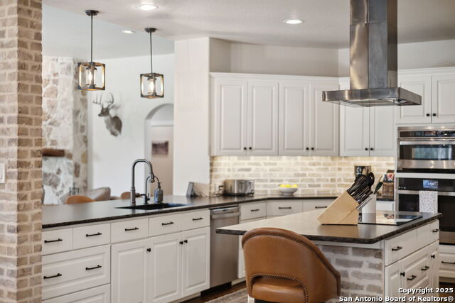 Image 18 of 44 For 2803 River Way