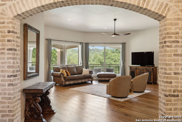 Image 6 of 44 For 2803 River Way