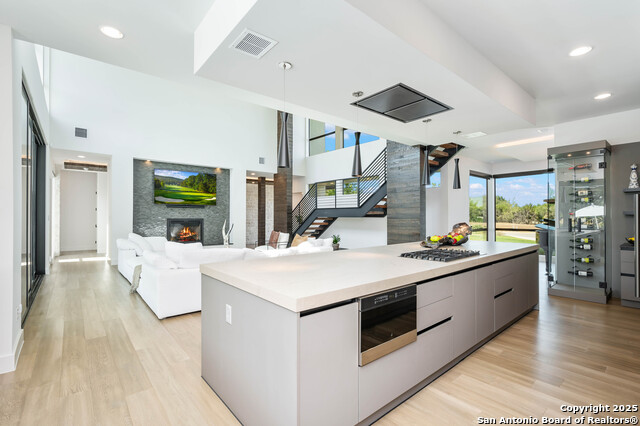 Image 18 of 64 For 211 Wellesley Hill