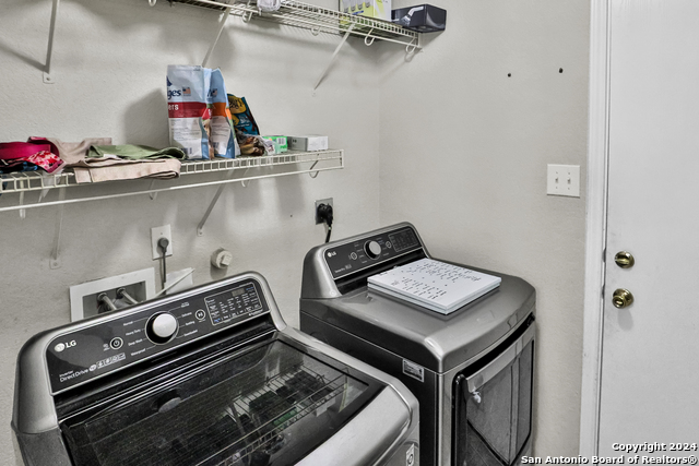 Listing photo id 11 for 5414 Kensington Run