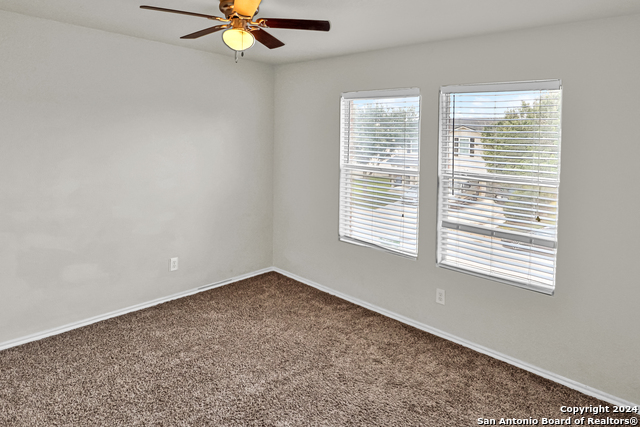 Listing photo id 5 for 5414 Kensington Run
