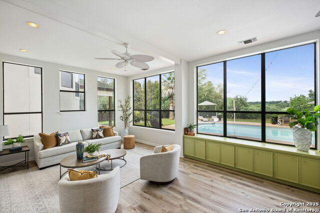 Listing photo id 25 for 625 Paseo Canada