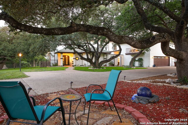 Listing photo id 1 for 625 Paseo Canada
