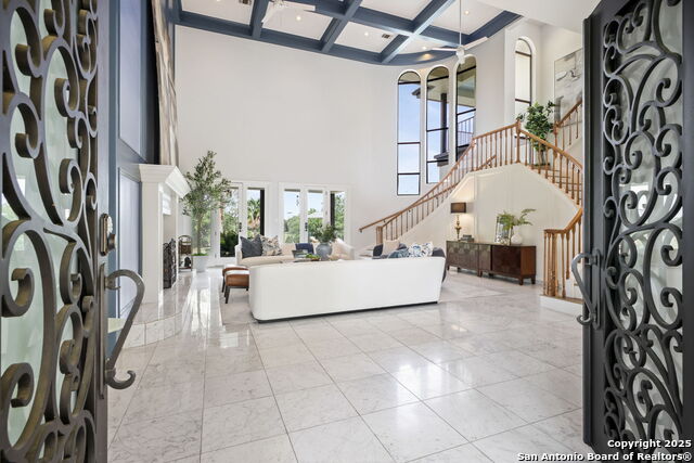 Listing photo id 4 for 625 Paseo Canada