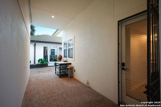 Listing photo id 72 for 625 Paseo Canada