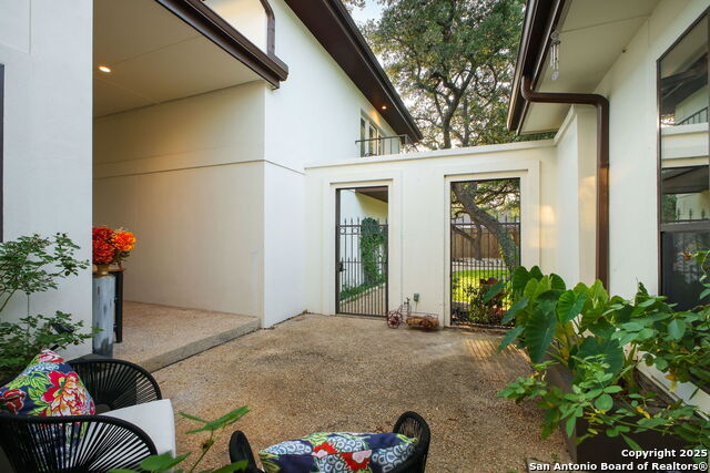 Listing photo id 74 for 625 Paseo Canada