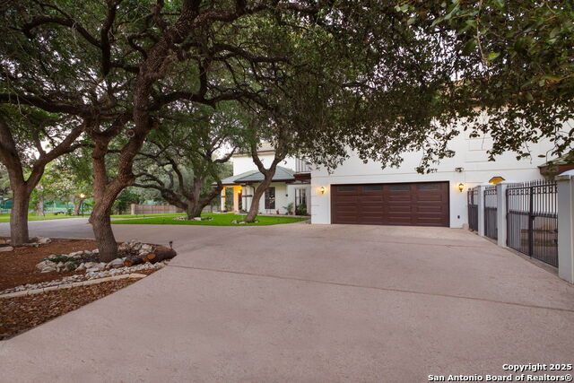 Listing photo id 76 for 625 Paseo Canada