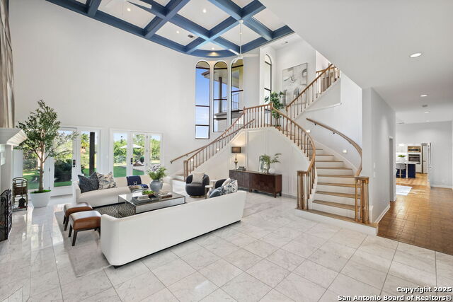 Listing photo id 6 for 625 Paseo Canada