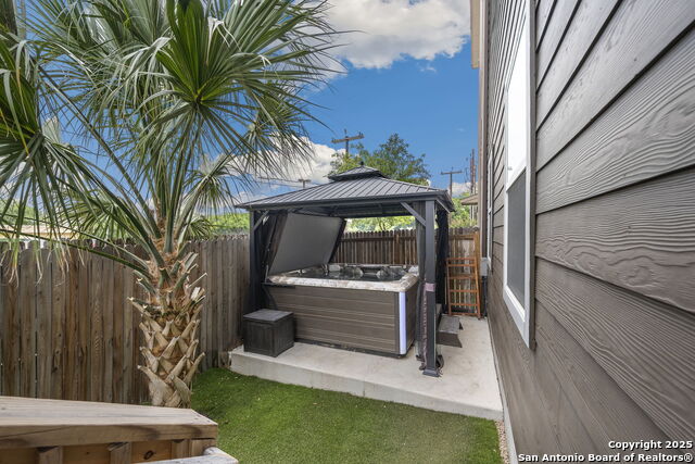 Image 26 of 29 For 1618 Lawndale #2 W