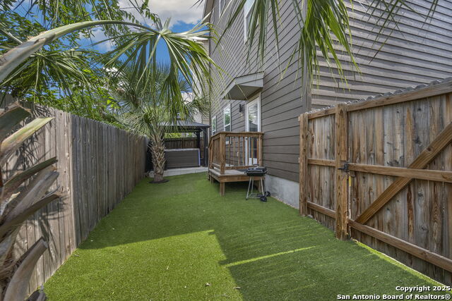 Image 27 of 29 For 1618 Lawndale #2 W