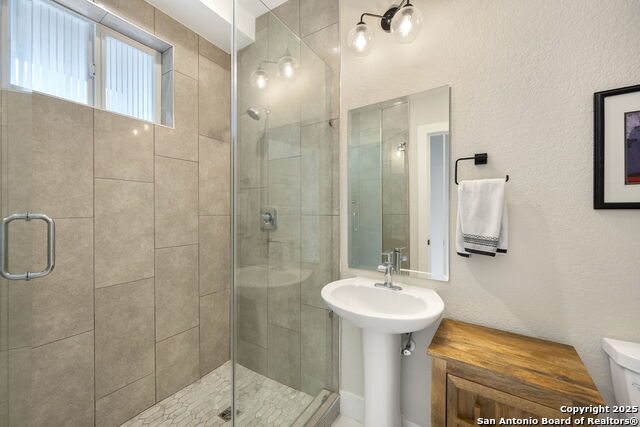 Image 7 of 29 For 1618 Lawndale #2 W